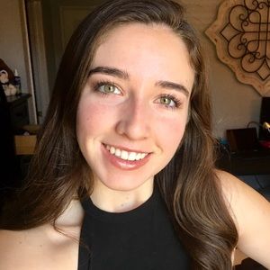 Meet your Posher, Alayna